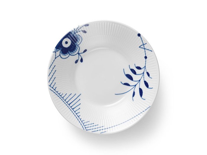 【ロイヤル コペンハーゲン/Royal Copenhagen / GOODS】のBlue Fluted Mega Deep Plate 20.5 / ブルーフルーテッド メガ ディーププレート 20.5cm インテリア・キッズ・メンズ・レディースファッション・服の通販 founy(ファニー) https://founy.com/ 送料無料 Free Shipping コレクション Collection, Seasonal Line テーブル Table, Dining Table デザート Dessert, Sweet Treat ハンド Hand, Handmade プレート Plate, Dish モチーフ Motif, Design Theme 人気 Popular, Best Seller 皿 Plate, Dish |ID: prp329100004946975 ipo3291000000037127281