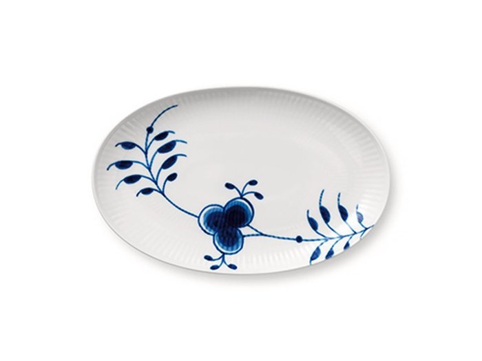 【ロイヤル コペンハーゲン/Royal Copenhagen / GOODS】のBlue Fluted Mega Oval Dish 23.5 / ブルーフルーテッド メガ オーバルディッシュ 23.5cm インテリア・キッズ・メンズ・レディースファッション・服の通販 founy(ファニー) https://founy.com/ 送料無料 Free Shipping おすすめ Recommended / Our Picks オーバル Oval Design コレクション Collection, Seasonal Line シェイプ Shape, Slim Fit テーブル Table, Dining Table ハンド Hand, Handmade プレート Plate, Dish モチーフ Motif, Design Theme 人気 Popular, Best Seller 皿 Plate, Dish |ID: prp329100004946978 ipo3291000000037127288