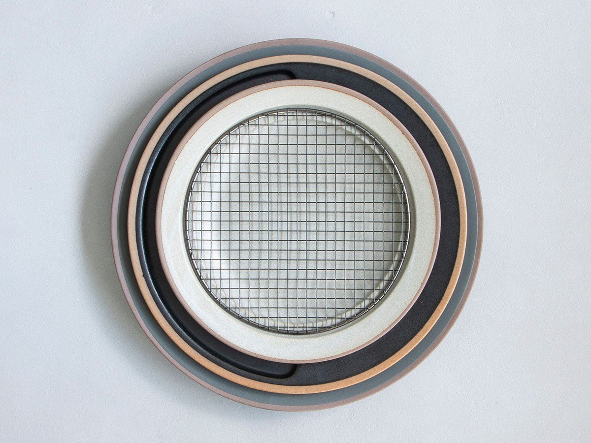 【キキメ/KIKIME / GOODS】のamime / アミメ プレート L 黒酸化網 インテリア・キッズ・メンズ・レディースファッション・服の通販 founy(ファニー) 　皿　Plate, Dish　テーブル　Table, Dining Table　なめらか　Smooth, Silky Texture　プレート　Plate, Dish　モダン　Modern, Contemporary　3サイズ展開です。|ID: prp329100004947423 ipo3291000000037128716