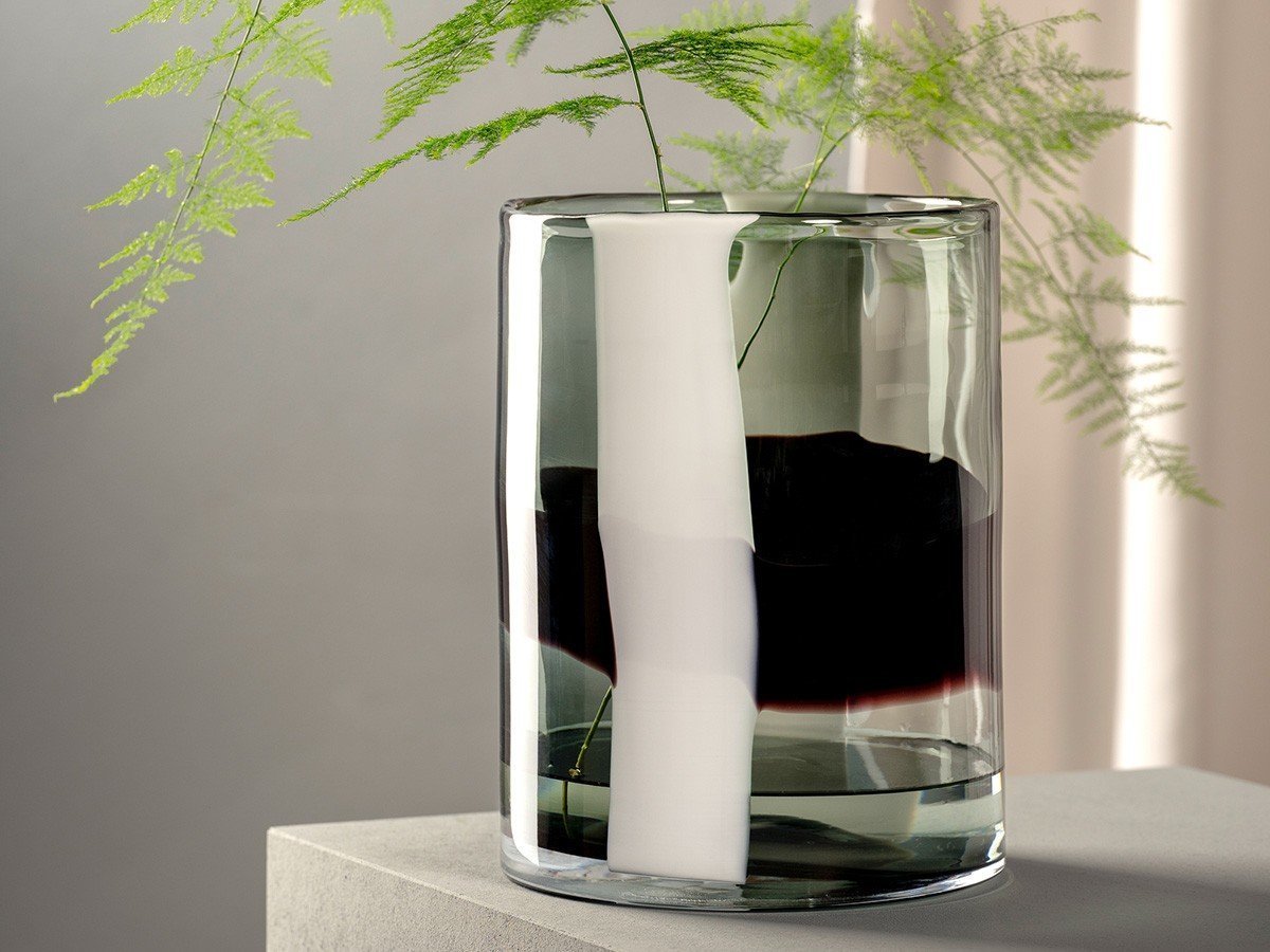 【レオナルド/LEONARDO / GOODS】のBANDA NERA Vase / バンダ ネーラ ベース 高さ26cm 人気、トレンドファッション・服の通販 founy(ファニー) 　送料無料　Free Shipping　おすすめ　Recommended / Our Picks　ガラス　Glass, Glassware　フラワー　Flower, Floral　モダン　Modern, Contemporary　ホーム・キャンプ・アウトドア・お取り寄せ　Home Living / Home & Lifestyle / Camping Gear / Outdoor Camping　家具・インテリア　Home Furniture & Interior. Stylish & Functional Living Spaces　その他 インテリア雑貨、家具　Home Decor & Furniture Extras　 other-1|ID: prp329100004947885 ipo3291000000037130860