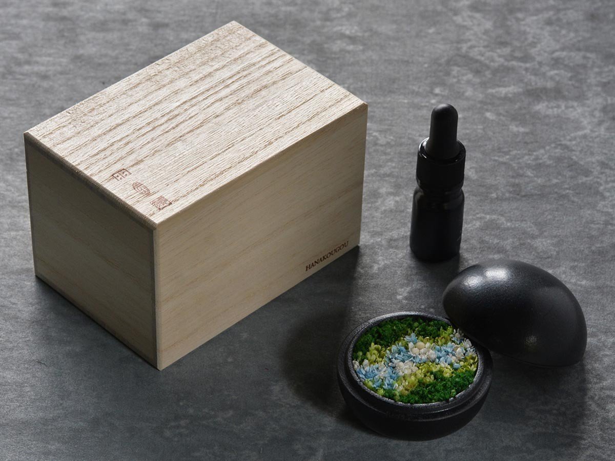 【雨/Ame / GOODS】の花香合 - hanakougo - / 花香合 爽風 インテリア・キッズ・メンズ・レディースファッション・服の通販 founy(ファニー) 　送料無料　Free Shipping　オイル　Body Oil　ホーム・キャンプ・アウトドア・お取り寄せ　Home Living / Home & Lifestyle / Camping Gear / Outdoor Camping　家具・インテリア　Home Furniture & Interior. Stylish & Functional Living Spaces　その他 インテリア雑貨、家具　Home Decor & Furniture Extras　セット内容:花香合 + 香り一式|ID: prp329100004947938 ipo3291000000037131085