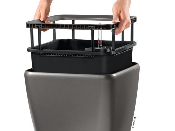 【レチューザ/Lechuza / GOODS】のQuadro JOKER 43 / クアドロ・ジョーカー43 底面灌水セット付 インテリア・キッズ・メンズ・レディースファッション・服の通販 founy(ファニー) 　定番　Standard, Basic Item　ライナー　Liner, Inner Layer　送料無料　Free Shipping　おすすめ　Recommended / Our Picks　ホーム・キャンプ・アウトドア・お取り寄せ　Home Living / Home & Lifestyle / Camping Gear / Outdoor Camping　家具・インテリア　Home Furniture & Interior. Stylish & Functional Living Spaces　その他 インテリア雑貨、家具　Home Decor & Furniture Extras　ライナーは取り外せる仕様のため、観葉植物のお手入れや移動の際にも便利です。|ID: prp329100004947947 ipo3291000000037131133