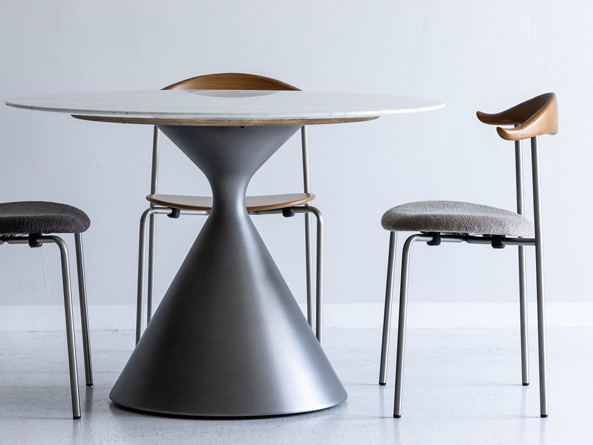 【ノットアンティークス/knot antiques / CRASH GATE / GOODS】のVICTA DINING TABLE / ビクタ ダイニングテーブル 直径110cm インテリア・キッズ・メンズ・レディースファッション・服の通販 founy(ファニー) 　テーブル　Table, Dining Table　フォルム　Silhouette, Form　モダン　Modern, Contemporary　ラウンド　Round, Round Neck　台形　A-Line, Trapezoid Shape　ホーム・キャンプ・アウトドア・お取り寄せ　Home Living / Home & Lifestyle / Camping Gear / Outdoor Camping　家具・インテリア　Home Furniture & Interior. Stylish & Functional Living Spaces　テーブル　Dining, Coffee & Side Tables　ダイニングテーブル・食卓テーブル　Dining Tables　参考イメージ|ID: prp329100004956463 ipo3291000000037190417