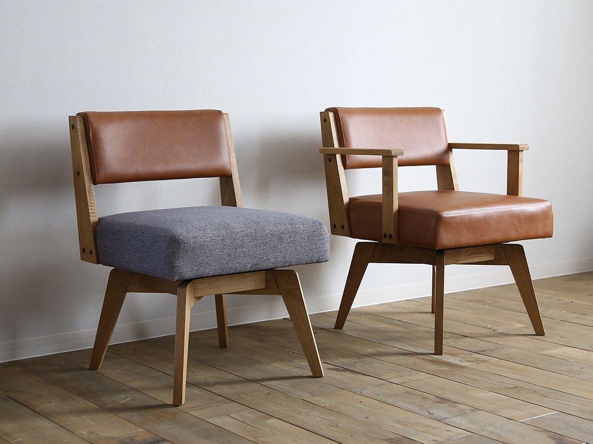 【イージーライフ/Easy Life / GOODS】のCAIN CHAIR / カイン 回転チェア 肘付(オーク材) インテリア・キッズ・メンズ・レディースファッション・服の通販 founy(ファニー) 　ファブリック　Fabric, Textile　ホーム・キャンプ・アウトドア・お取り寄せ　Home Living / Home & Lifestyle / Camping Gear / Outdoor Camping　家具・インテリア　Home Furniture & Interior. Stylish & Functional Living Spaces　チェア・椅子　Seating & Chairs　ダイニングチェア・木製チェア　Dining Chairs　左:同シリーズの「肘無タイプ」、右:本商品|ID: prp329100004960217 ipo3291000000037215982