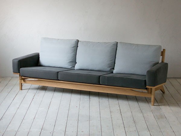 【グリニッチ オリジナル ファニチャー/greeniche original furniture / GOODS】のnewnormal Low Sofa 2P / ニューノーマル ローソファ 2P インテリア・キッズ・メンズ・レディースファッション・服の通販 founy(ファニー) 　アンティーク　Antique-Inspired　ウッド　Wooden Design　オイル　Body Oil　ヴィンテージ　Vintage Style　クッション　Cushion, Throw Pillow　人気　Popular, Best Seller　バランス　Balance, Style Balance　ビンテージ　Vintage, Retro Style　フィット　Fit, Slim Fit　フェザー　Feather, Feather Detail　フレーム　Frame, Outline　リラックス　Relax, Relaxed Fit　おすすめ　Recommended / Our Picks　ホーム・キャンプ・アウトドア・お取り寄せ　Home Living / Home & Lifestyle / Camping Gear / Outdoor Camping　家具・インテリア　Home Furniture & Interior. Stylish & Functional Living Spaces　ソファー　Couches & Sofas　多色張りも対応可能です。別途お見積りとなりますので、ご希望の場合は【ご希望の張地名(背面部 / 肘・|ID: prp329100004960233 ipo3291000000037216229