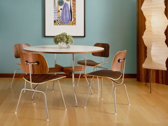 【ハーマンミラー/Herman Miller / GOODS】のEames Molded Plywood Dining Chair / イームズ プライウッド ダイニングチェア メタルレッグ DCM. BK / DCM. 47 インテリア・キッズ・メンズ・レディースファッション・服の通販 founy(ファニー) 　フィット　Fit, Slim Fit　軽量　Lightweight, Ultra Light　ホーム・キャンプ・アウトドア・お取り寄せ　Home Living / Home & Lifestyle / Camping Gear / Outdoor Camping　家具・インテリア　Home Furniture & Interior. Stylish & Functional Living Spaces　チェア・椅子　Seating & Chairs　ダイニングチェア・木製チェア　Dining Chairs　ウッド:ウォールナット、ベーストリバレントクローム|ID: prp329100004963480 ipo3291000000037241892
