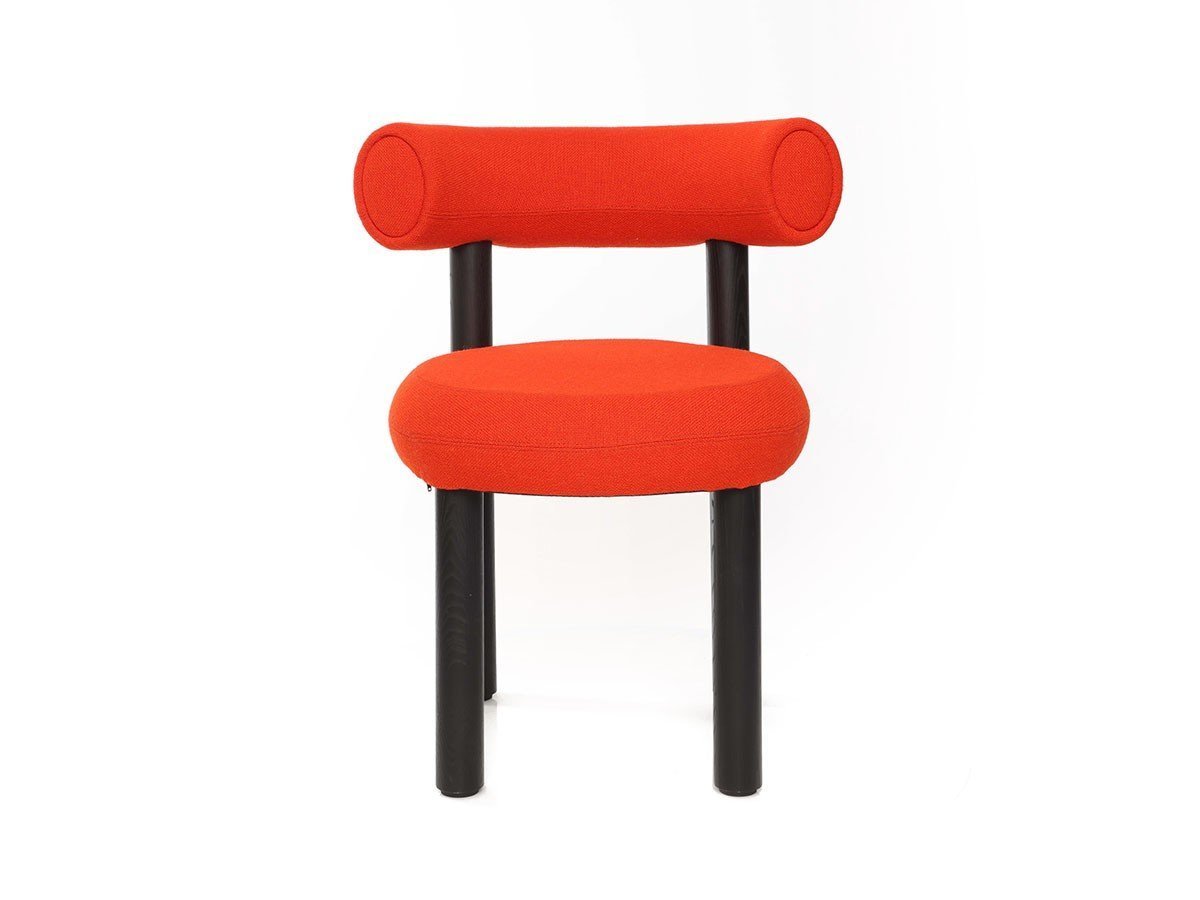 【トム ディクソン/Tom Dixon / GOODS】のFat Dining Chair Wood / ファット ダイニングチェア 木脚 インテリア・キッズ・メンズ・レディースファッション・服の通販 founy(ファウニー) 　送料無料　Free Shipping　クッション　Cushion, Throw Pillow　フォルム　Silhouette, Form　ホーム・キャンプ・アウトドア・お取り寄せ　Home Living / Home & Lifestyle / Camping Gear / Outdoor Camping　家具・インテリア　Home Furniture & Interior. Stylish & Functional Living Spaces　チェア・椅子　Seating & Chairs　ダイニングチェア・木製チェア　Dining Chairs　張地:ハリンダル 65 0600(CAT2)、フレームブラック|ID: prp329100004967741 ipo3291000000037260807