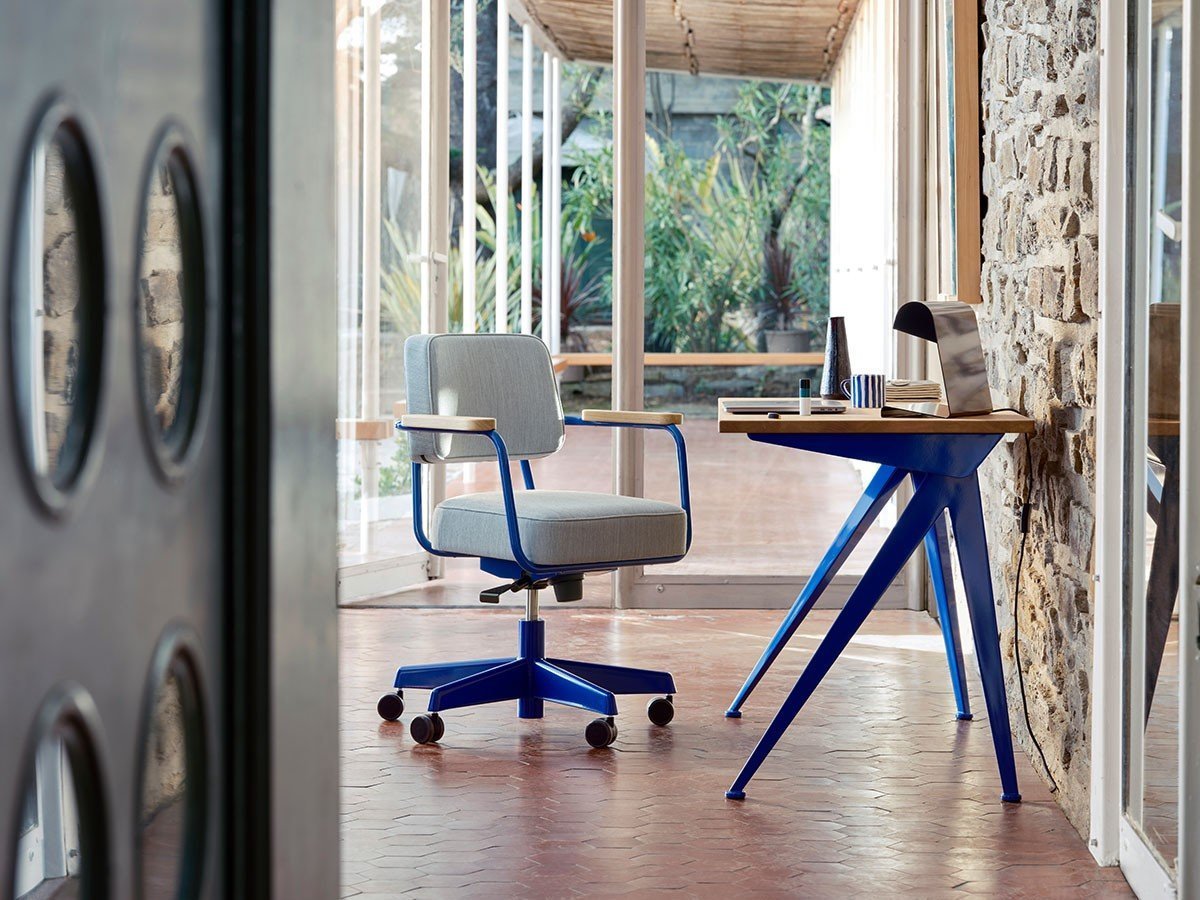 【ヴィトラ/Vitra / GOODS】のFauteuil Direction Pivotant / フォトゥイユ ディレクション ピヴォタン インテリア・キッズ・メンズ・レディースファッション・服の通販 founy(ファウニー) 　送料無料　Free Shipping　ファブリック　Fabric, Textile　フランス　France, French　ワーク　Workwear, Utility Style　ホーム・キャンプ・アウトドア・お取り寄せ　Home Living / Home & Lifestyle / Camping Gear / Outdoor Camping　家具・インテリア　Home Furniture & Interior. Stylish & Functional Living Spaces　チェア・椅子　Seating & Chairs　オフィスチェア・在宅ワーク用チェア　Office & Desk Chairs　張地:トレス 06 アイスグレーメランジュ(ファブリック F80)、フレーム:ブルーマルクール、アー|ID: prp329100004967796 ipo3291000000037260978