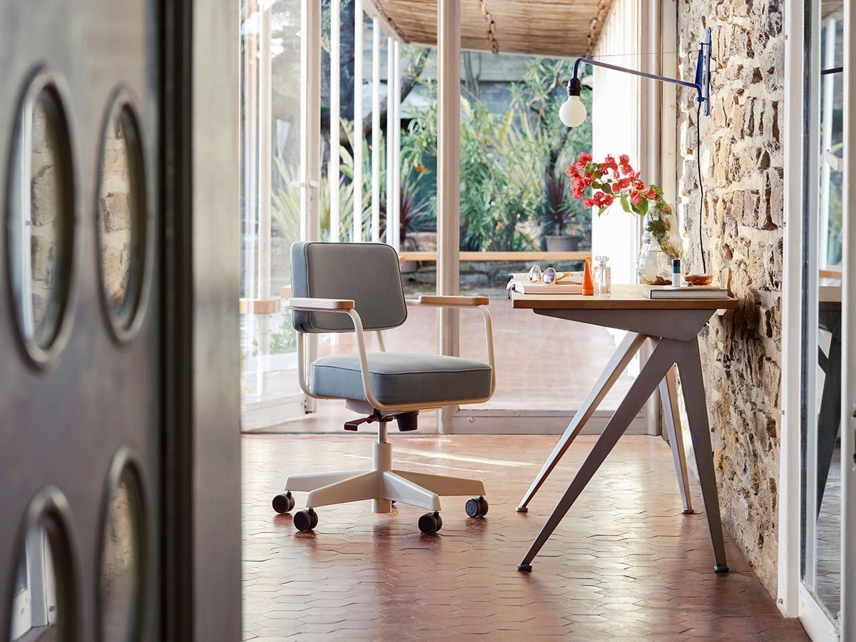 【ヴィトラ/Vitra / GOODS】のFauteuil Direction Pivotant / フォトゥイユ ディレクション ピヴォタン インテリア・キッズ・メンズ・レディースファッション・服の通販 founy(ファウニー) 　送料無料　Free Shipping　ファブリック　Fabric, Textile　フランス　France, French　ワーク　Workwear, Utility Style　ホーム・キャンプ・アウトドア・お取り寄せ　Home Living / Home & Lifestyle / Camping Gear / Outdoor Camping　家具・インテリア　Home Furniture & Interior. Stylish & Functional Living Spaces　チェア・椅子　Seating & Chairs　オフィスチェア・在宅ワーク用チェア　Office & Desk Chairs　張地:ツイル 17 グリーングレー(ファブリック F60)、フレーム:ブランコロンブ、アーム:ナチュ|ID: prp329100004967796 ipo3291000000037260979