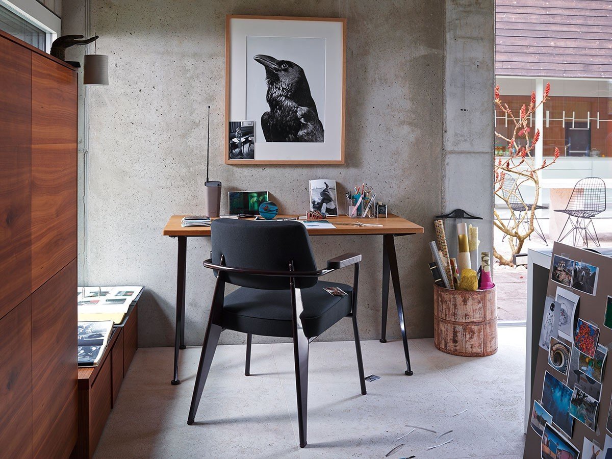 【ヴィトラ/Vitra / GOODS】のFauteuil Direction / フォトゥイユ ディレクション インテリア・キッズ・メンズ・レディースファッション・服の通販 founy(ファウニー) 　送料無料　Free Shipping　チューブ　Tube, Tube Top　ファブリック　Fabric, Textile　フランス　France, French　ホーム・キャンプ・アウトドア・お取り寄せ　Home Living / Home & Lifestyle / Camping Gear / Outdoor Camping　家具・インテリア　Home Furniture & Interior. Stylish & Functional Living Spaces　チェア・椅子　Seating & Chairs　ダイニングチェア・木製チェア　Dining Chairs　張地:ツイル 06 ダークグレー(ファブリック F60)、フレーム:アーム:ダークステインドオークオ|ID: prp329100004968095 ipo3291000000037262033