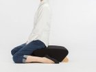 【モナ ディー/Mona.Dee / GOODS】のWAS-F / WAS フロアスツール 絶妙な高さと形状、クッション性を付けることで膝の位置を下げ、これらの負担を和らげることを可能にしてい|ID: prp329100004968172 ipo3291000000037262292