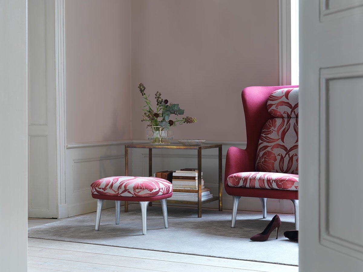【フリッツ ハンセン/FRITZ HANSEN / GOODS】のRO / ロオチェア ラウンジチェア サテン仕上アルミ製ベース JH1 インテリア・キッズ・メンズ・レディースファッション・服の通販 founy(ファウニー) 　クッション　Cushion, Throw Pillow　グラス　Glass, Eyewear　サテン　Satin, Glossy Fabric　テーブル　Table, Dining Table　ファブリック　Fabric, Textile　フォルム　Silhouette, Form　フォーム　Form　おすすめ　Recommended / Our Picks　ホーム・キャンプ・アウトドア・お取り寄せ　Home Living / Home & Lifestyle / Camping Gear / Outdoor Camping　家具・インテリア　Home Furniture & Interior. Stylish & Functional Living Spaces　チェア・椅子　Seating & Chairs　ラウンジチェア・リクライナー　Lounge Chairs / Recliners　張地:|ID: prp329100004968382 ipo3291000000037262954