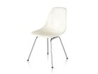 【ハーマンミラー/Herman Miller / GOODS】のEames Molded Plastic Side Shell Chair / イームズ プラスチックサイドシェルチェア 4レッグベース DSX. 47 / DSX. BK / DSX.91 大人の最旬トレンドファッション＆コーディネート founy(ファウニー) シンプル Simple, Minimal 人気 Popular, Best Seller フォルム Silhouette, Form ホーム・キャンプ・アウトドア・お取り寄せ Home Living / Home & Lifestyle / Camping Gear / Outdoor Camping 家具・インテリア Home Furniture & Interior. Stylish & Functional Living Spaces チェア・椅子 Seating & Chairs ダイニングチェア・木製チェア Dining Chairs thumbnail シェルホワイト、ベーストリバレントクローム|ID: prp329100004968495 ipo3291000000037263288