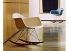 【ハーマンミラー/Herman Miller / GOODS】のEames Molded Plastic Arm Shell Chair / イームズ プラスチックアームシェルチェア ロッカーベース RAR. 大人の最旬トレンドファッション＆コーディネート founy(ファウニー) シンプル Simple, Minimal 人気 Popular, Best Seller フォルム Silhouette, Form ホーム・キャンプ・アウトドア・お取り寄せ Home Living / Home & Lifestyle / Camping Gear / Outdoor Camping 家具・インテリア Home Furniture & Interior. Stylish & Functional Living Spaces チェア・椅子 Seating & Chairs ロッキングチェア・ゆりかご椅子 Rocking Chairs & Gliders thumbnail シェルホワイト、ベーストリバレントクローム、ウッド:ウォールナット|ID: prp329100004968909 ipo3291000000037264760