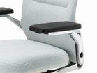 【ヴィトラ/Vitra / GOODS】のAC 5 Work / AC 5 ワーク アーム「フリーフロート アームレスト」参考イメージ|ID: prp329100004968966 ipo3291000000037265064