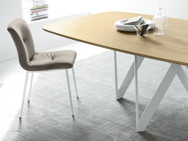 【カリガリス/Calligaris / GOODS】のANNIE / アニー CS/1848 インテリア・キッズ・メンズ・レディースファッション・服の通販 founy(ファウニー) 　送料無料　Free Shipping　クッション　Cushion, Throw Pillow　ベルベット　Velvet, Velvety　メタル　Metal, Metal Parts　モダン　Modern, Contemporary　ラグジュアリー　Luxury, Elegant　ホーム・キャンプ・アウトドア・お取り寄せ　Home Living / Home & Lifestyle / Camping Gear / Outdoor Camping　家具・インテリア　Home Furniture & Interior. Stylish & Functional Living Spaces　チェア・椅子　Seating & Chairs　ダイニングチェア・木製チェア　Dining Chairs　シートS0F サンド、脚部P94 マットホワイト|ID: prp329100004969039 ipo3291000000037265678