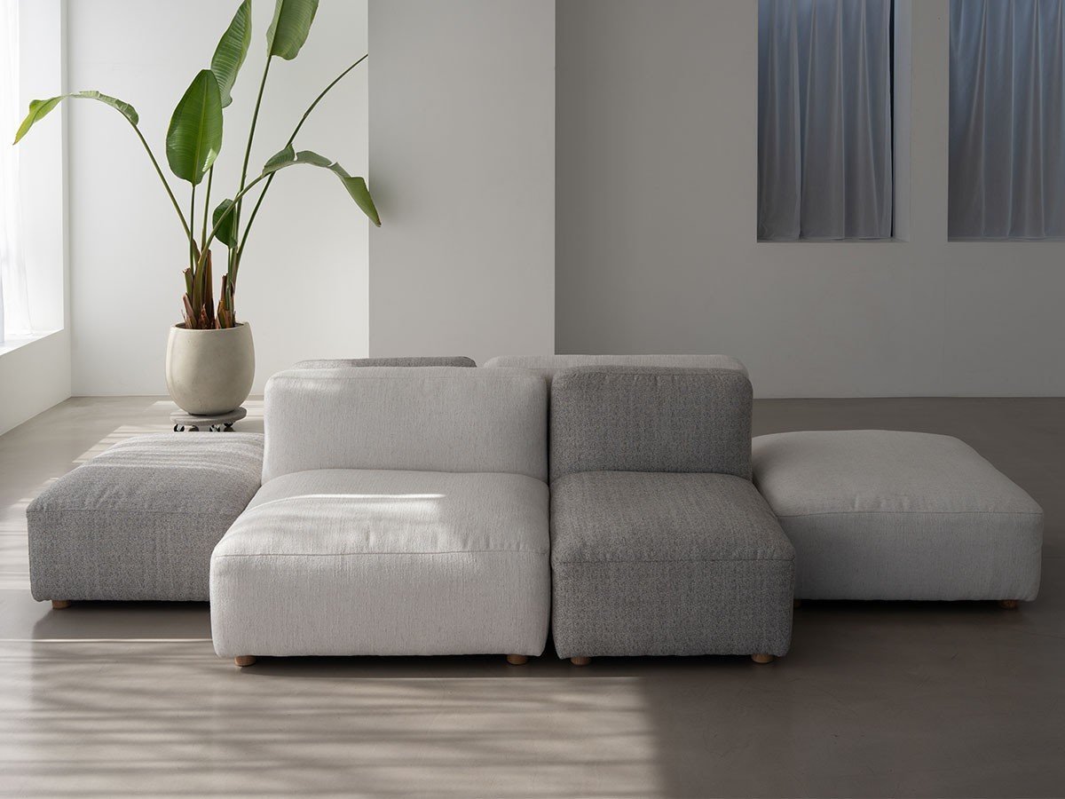 【ノーウェアライクホーム/NOWHERE LIKE HOME / GOODS】のPEOPLE Sofa / ピープル 1人掛けソファ インテリア・キッズ・メンズ・レディースファッション・服の通販 founy(ファウニー) 　送料無料　Free Shipping　シンプル　Simple, Minimal　フィット　Fit, Slim Fit　フェザー　Feather, Feather Detail　フォーム　Form　ワイド　Wide, Wide Fit　ホーム・キャンプ・アウトドア・お取り寄せ　Home Living / Home & Lifestyle / Camping Gear / Outdoor Camping　家具・インテリア　Home Furniture & Interior. Stylish & Functional Living Spaces　ソファー　Couches & Sofas　サイズ違いの「1人掛けワイドソファ」も展開しています。|ID: prp329100004969170 ipo3291000000037266890