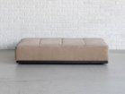 【オアシス/OASIS / GOODS】のGLOW SOFA / グロー ソファ 2人掛けベース 短脚をつけると、ローソファとしてもお使いになれます。|ID: prp329100004969188 ipo3291000000037267018