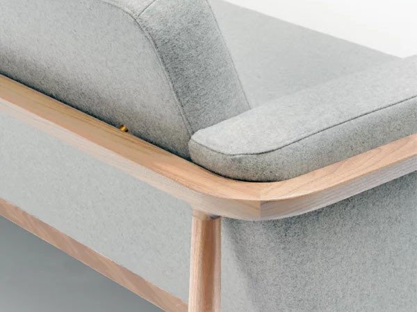 【リアルスタイル/REAL STYLE / GOODS】のCochi sofa 1P / コチ ソファ 1P インテリア・キッズ・メンズ・レディースファッション・服の通販 founy(ファウニー) 　ウッド　Wooden Design　クッション　Cushion, Throw Pillow　フィット　Fit, Slim Fit　フレーム　Frame, Outline　ラグジュアリー　Luxury, Elegant　ホーム・キャンプ・アウトドア・お取り寄せ　Home Living / Home & Lifestyle / Camping Gear / Outdoor Camping　家具・インテリア　Home Furniture & Interior. Stylish & Functional Living Spaces　ソファー　Couches & Sofas　ホーム・キャンプ・アウトドア・お取り寄せ　Home Living / Home & Lifestyle / Camping Gear / Outdoor Camping　家具・インテリア　Home Furniture & Interior. Stylish & Functional Living Spaces　チェア・椅子　Seating & Chairs　ラウンジチェア・リクライナー　Lounge Chairs / Recliners　ウッドフレームと背クッションをつなぐ真鍮製のスペーサー(参考イメージ)|ID: prp329100004969192 ipo3291000000037267097