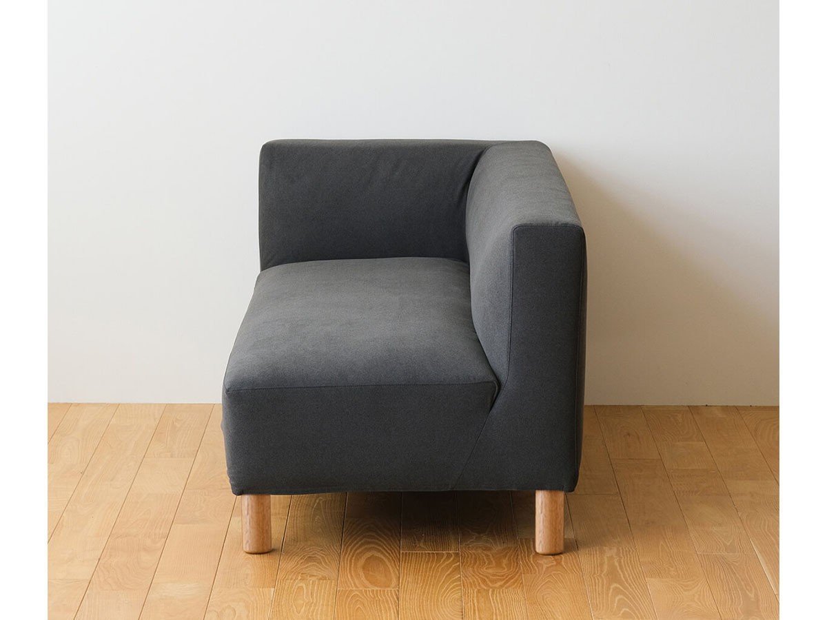 【フライミー ヴェール/FLYMEe vert / GOODS】のCOCCO ONE ARM SOFA / コッコ ワンアームソファ 140 ハイタイプ インテリア・キッズ・メンズ・レディースファッション・服の通販 founy(ファウニー) 　ホーム・キャンプ・アウトドア・お取り寄せ　Home Living / Home & Lifestyle / Camping Gear / Outdoor Camping　家具・インテリア　Home Furniture & Interior. Stylish & Functional Living Spaces　ソファー　Couches & Sofas　張地:ラムース チャコール(ランク4)、アーム位置:右アーム、脚部:オーク|ID: prp329100004969345 ipo3291000000037268174