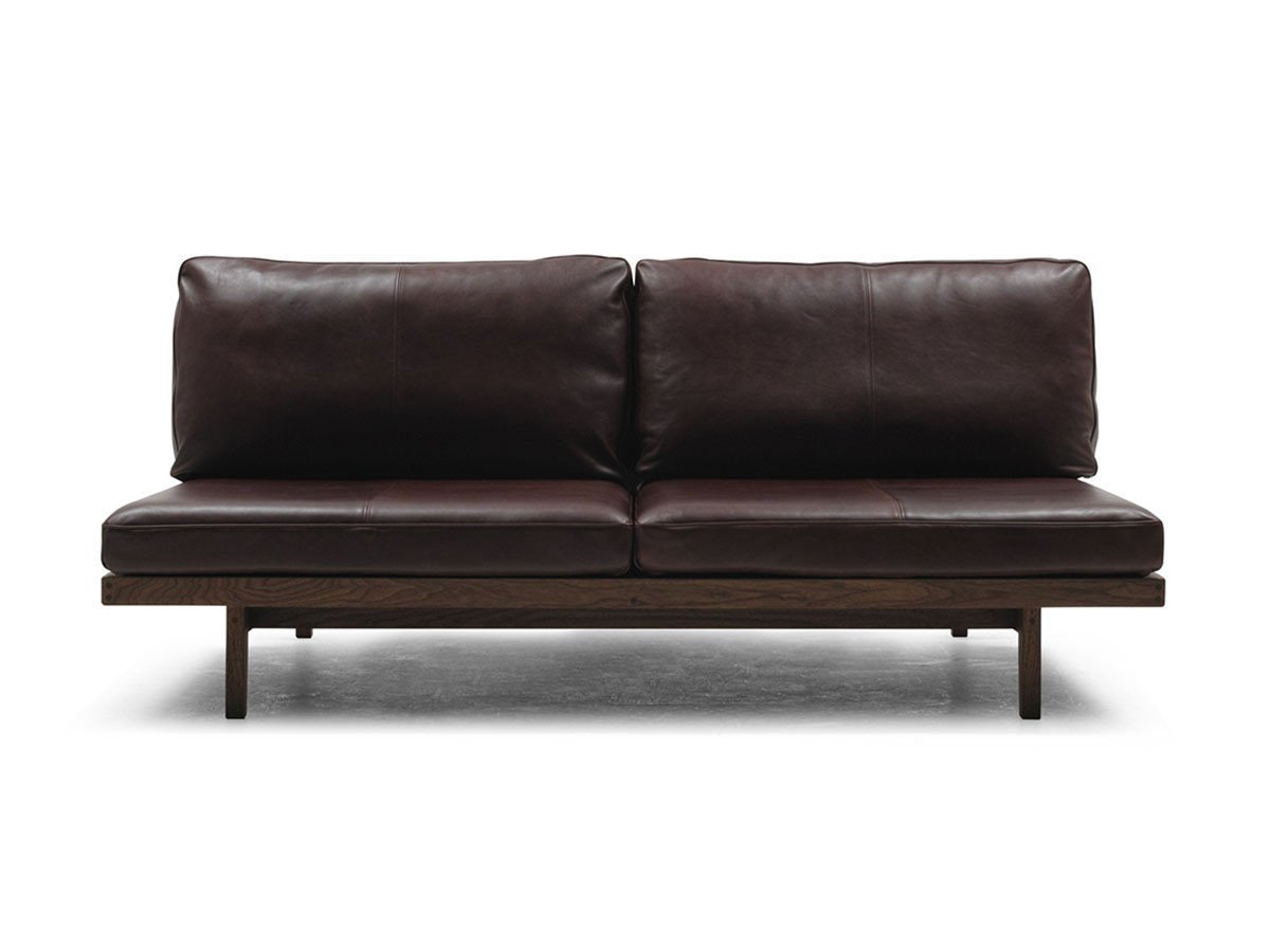 【マスターウォール/MASTERWAL / GOODS】のPORO SOFA / ポロ ソファ 3シーター180 インテリア・キッズ・メンズ・レディースファッション・服の通販 founy(ファウニー) 　クッション　Cushion, Throw Pillow　スタイリッシュ　Stylish, Fashionable　スマート　Smart, Elegant　ファブリック　Fabric, Textile　フォルム　Silhouette, Form　フレーム　Frame, Outline　ホーム・キャンプ・アウトドア・お取り寄せ　Home Living / Home & Lifestyle / Camping Gear / Outdoor Camping　家具・インテリア　Home Furniture & Interior. Stylish & Functional Living Spaces　ソファー　Couches & Sofas　張地:ガルボ ブラウンルージュ(レザー8)、ウッド:ウォールナット|ID: prp329100004969358 ipo3291000000037268282