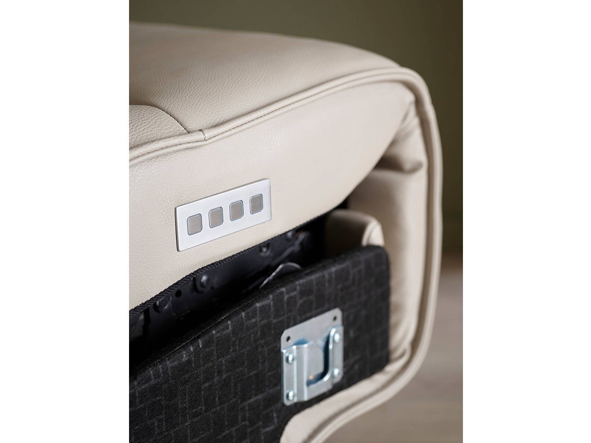 【ストレスレス/Stressless / GOODS】のStressless Emily / ストレスレス エミリー 2人掛け ウッド インテリア・キッズ・メンズ・レディースファッション・服の通販 founy(ファウニー) 　ウッド　Wooden Design　クッション　Cushion, Throw Pillow　コーティング　Coating, Coated Finish　シンプル　Simple, Minimal　スマート　Smart, Elegant　人気　Popular, Best Seller　フィット　Fit, Slim Fit　フォルム　Silhouette, Form　モダン　Modern, Contemporary　冬　Winter / This Winter　ホーム・キャンプ・アウトドア・お取り寄せ　Home Living / Home & Lifestyle / Camping Gear / Outdoor Camping　家具・インテリア　Home Furniture & Interior. Stylish & Functional Living Spaces　その他 インテリア雑貨、家具　Home Decor & Furniture Extras　参考イメージ|ID: prp329100004969413 ipo3291000000037268674