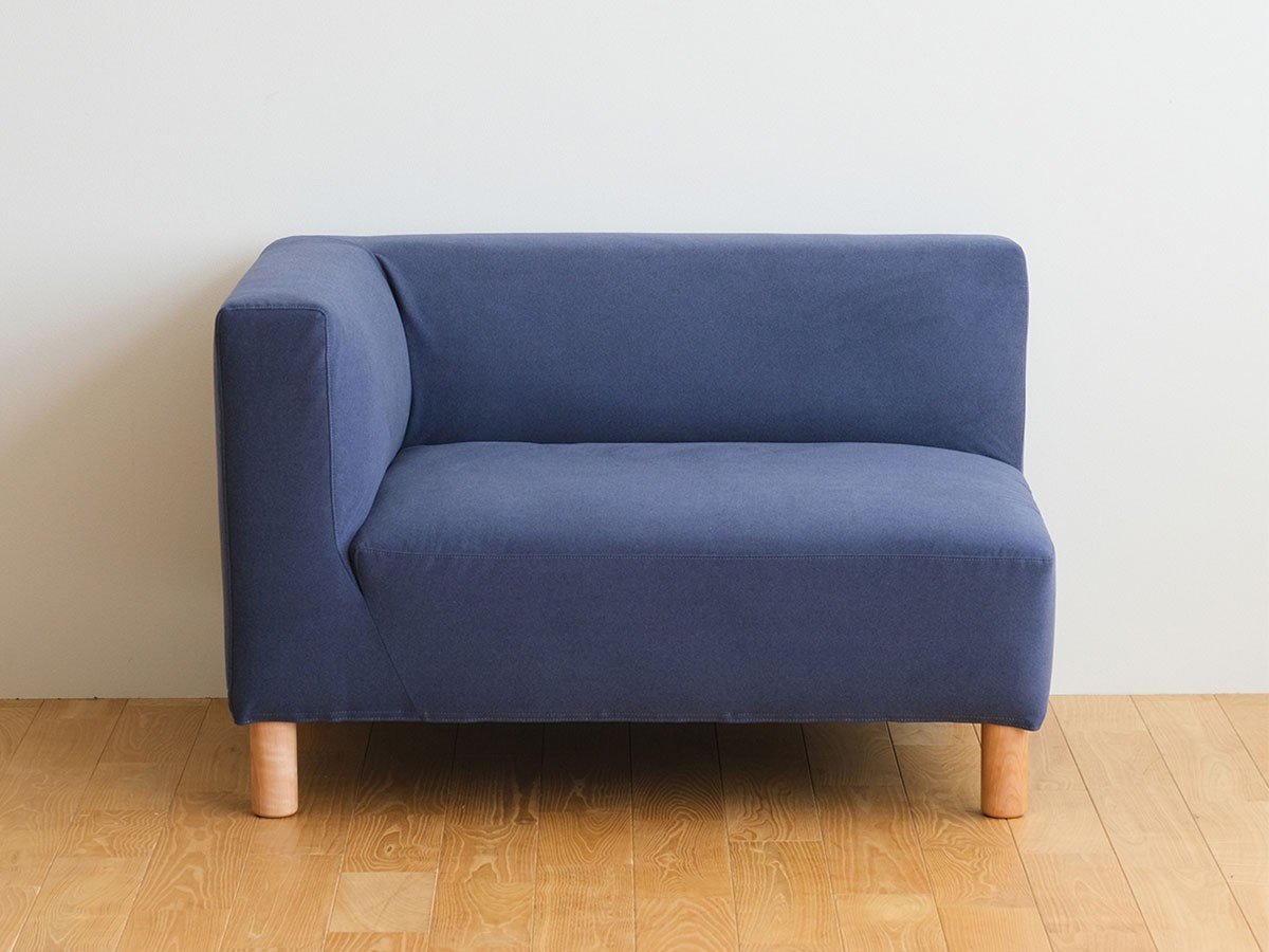【フライミー ヴェール/FLYMEe vert / GOODS】のCOCCO ONE ARM SOFA / コッコ ワンアームソファ 105 ハイタイプ インテリア・キッズ・メンズ・レディースファッション・服の通販 founy(ファウニー) 　コンパクト　Compact, Small Size　セパレート　Separate, Two-Piece　ホーム・キャンプ・アウトドア・お取り寄せ　Home Living / Home & Lifestyle / Camping Gear / Outdoor Camping　家具・インテリア　Home Furniture & Interior. Stylish & Functional Living Spaces　ソファー　Couches & Sofas　張地:ラムース ディープブルー(ランク4)、脚部:チェリー、アーム位置:右アーム|ID: prp329100004969455 ipo3291000000037268941