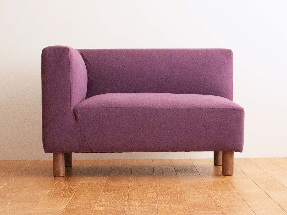 【フライミー ヴェール/FLYMEe vert / GOODS】のCOCCO ONE ARM SOFA / コッコ ワンアームソファ 105 ハイタイプ インテリア・キッズ・メンズ・レディースファッション・服の通販 founy(ファウニー) 　コンパクト　Compact, Small Size　セパレート　Separate, Two-Piece　ホーム・キャンプ・アウトドア・お取り寄せ　Home Living / Home & Lifestyle / Camping Gear / Outdoor Camping　家具・インテリア　Home Furniture & Interior. Stylish & Functional Living Spaces　ソファー　Couches & Sofas　張地:ラムース パープル(ランク4)、脚部:ウォールナット、アーム位置:右アーム|ID: prp329100004969455 ipo3291000000037268942