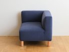 【フライミー ヴェール/FLYMEe vert / GOODS】のCOCCO ONE ARM SOFA / コッコ ワンアームソファ 105 ハイタイプ 大人の最旬トレンドファッション＆コーディネート founy(ファウニー) コンパクト Compact, Small Size セパレート Separate, Two-Piece ホーム・キャンプ・アウトドア・お取り寄せ Home Living / Home & Lifestyle / Camping Gear / Outdoor Camping 家具・インテリア Home Furniture & Interior. Stylish & Functional Living Spaces ソファー Couches & Sofas thumbnail 張地:ラムース ディープブルー(ランク4)、アーム位置:右アーム、脚部:チェリー|ID: prp329100004969455 ipo3291000000037268946