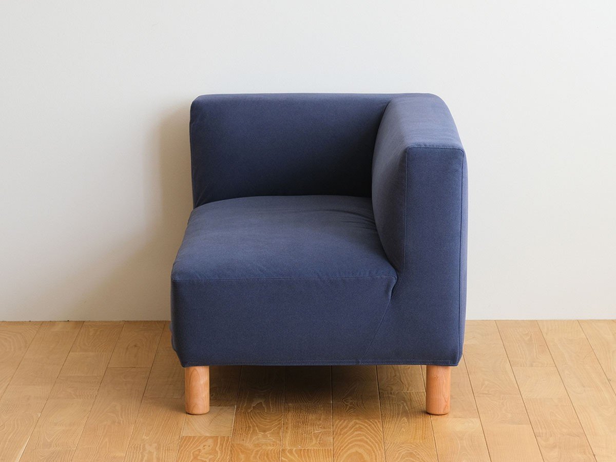 【フライミー ヴェール/FLYMEe vert / GOODS】のCOCCO ONE ARM SOFA / コッコ ワンアームソファ 105 ハイタイプ インテリア・キッズ・メンズ・レディースファッション・服の通販 founy(ファウニー) 　コンパクト　Compact, Small Size　セパレート　Separate, Two-Piece　ホーム・キャンプ・アウトドア・お取り寄せ　Home Living / Home & Lifestyle / Camping Gear / Outdoor Camping　家具・インテリア　Home Furniture & Interior. Stylish & Functional Living Spaces　ソファー　Couches & Sofas　張地:ラムース ディープブルー(ランク4)、アーム位置:右アーム、脚部:チェリー|ID: prp329100004969455 ipo3291000000037268946