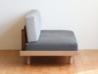 【フライミー ヴェール/FLYMEe vert / GOODS】のPISOLINO SOFA BED / ピソリーノ ソファベッド 158 大人の最旬トレンドファッション＆コーディネート founy(ファウニー) イタリア Italy クッション Cushion, Throw Pillow コンパクト Compact, Small Size シンプル Simple, Minimal フェザー Feather, Feather Detail フォルム Silhouette, Form フレーム Frame, Outline リラックス Relax, Relaxed Fit ホーム・キャンプ・アウトドア・お取り寄せ Home Living / Home & Lifestyle / Camping Gear / Outdoor Camping 家具・インテリア Home Furniture & Interior. Stylish & Functional Living Spaces ソファー Couches & Sofas thumbnail 背もたれは寄りかかると後ろに可動します。|ID: prp329100004969464 ipo3291000000037269008