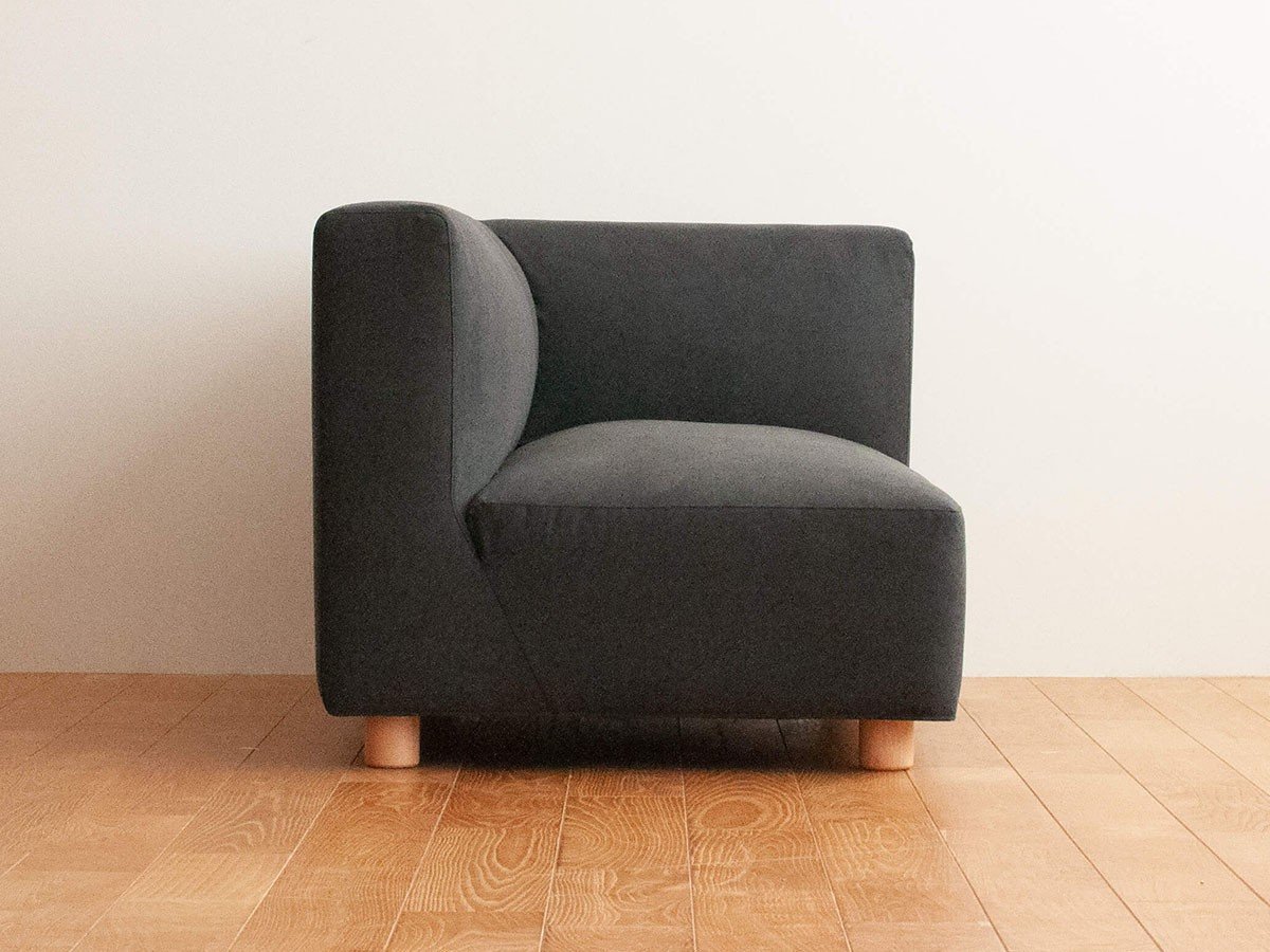 【フライミー ヴェール/FLYMEe vert / GOODS】のCOCCO ONE ARM SOFA / コッコ ワンアームソファ 105 ロータイプ インテリア・キッズ・メンズ・レディースファッション・服の通販 founy(ファウニー) 　コンパクト　Compact, Small Size　セパレート　Separate, Two-Piece　ホーム・キャンプ・アウトドア・お取り寄せ　Home Living / Home & Lifestyle / Camping Gear / Outdoor Camping　家具・インテリア　Home Furniture & Interior. Stylish & Functional Living Spaces　ソファー　Couches & Sofas　張地:ラムース チャコール(ランク4)、アーム位置:左アーム、脚部:チェリー|ID: prp329100004969480 ipo3291000000037269106