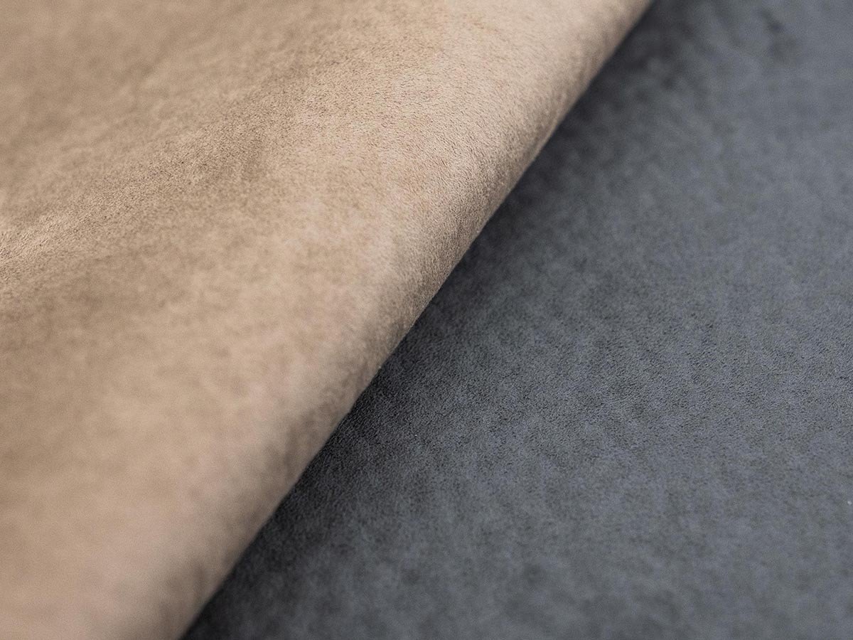 【ボンド/bond / GOODS】のTHEO Sofa / テオソファ シェーズロング インテリア・キッズ・メンズ・レディースファッション・服の通販 founy(ファウニー) 　コンパクト　Compact, Small Size　ファブリック　Fabric, Textile　フィット　Fit, Slim Fit　モダン　Modern, Contemporary　エレガント 上品　Elegant　ホーム・キャンプ・アウトドア・お取り寄せ　Home Living / Home & Lifestyle / Camping Gear / Outdoor Camping　家具・インテリア　Home Furniture & Interior. Stylish & Functional Living Spaces　ソファー　Couches & Sofas　張地には特殊技術を使った機能性ファブリックを採用。表面には型押しでレザー調の凹凸が表現されていて光沢|ID: prp329100004969503 ipo3291000000037269306