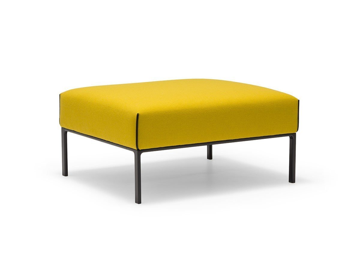 【アンドリュー ワールド/Andreu World / GOODS】のRaglan 1-Seater Bench / ラグラン BC2074 1シーターベンチ 85 × 75cm インテリア・キッズ・メンズ・レディースファッション・服の通販 founy(ファウニー) 　イタリア　Italy　クッション　Cushion, Throw Pillow　スリム　Slim, Slim Fit　パイピング　Piping, Trim Design　フォーム　Form　モダン　Modern, Contemporary　送料無料　Free Shipping　ホーム・キャンプ・アウトドア・お取り寄せ　Home Living / Home & Lifestyle / Camping Gear / Outdoor Camping　家具・インテリア　Home Furniture & Interior. Stylish & Functional Living Spaces　チェア・椅子　Seating & Chairs　ダイニングベンチ・玄関ベンチ　Bench & Dining Benches　-|ID: prp329100004969574 ipo3291000000037269743