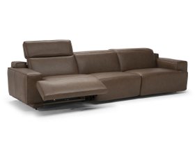 【ナツッジイタリア/NATUZZI ITALIA / GOODS】のIAGO / イアーゴ 電動リクライニング3人掛けソファ 大人の最旬トレンドファッション＆コーディネート founy(ファウニー) イタリア Italy コレクション Collection, Seasonal Line スクエア Square, Square Shape フォルム Silhouette, Form ホーム・キャンプ・アウトドア・お取り寄せ Home Living / Home & Lifestyle / Camping Gear / Outdoor Camping 家具・インテリア Home Furniture & Interior. Stylish & Functional Living Spaces その他 インテリア雑貨、家具 Home Decor & Furniture Extras |ID:prp329100004969706
