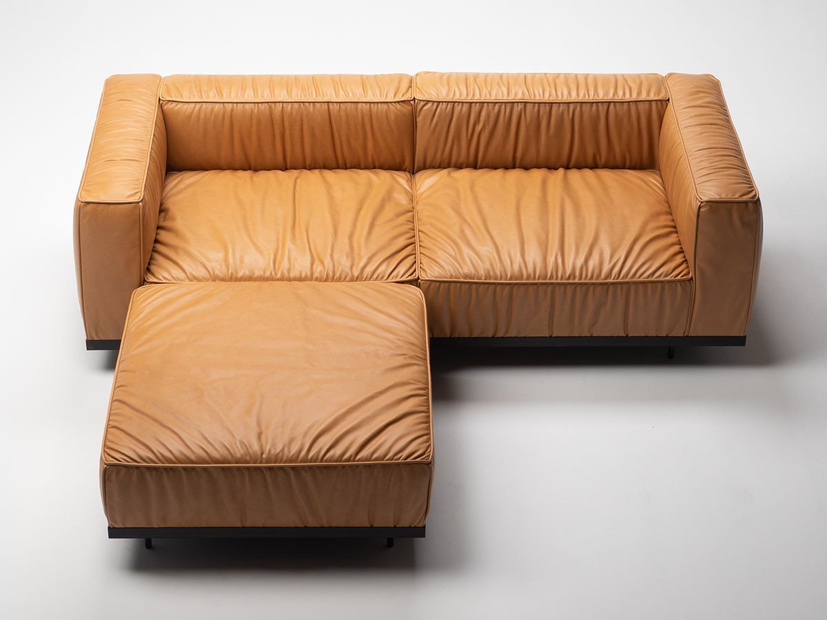 【コンプレックス/COMPLEX / GOODS】のHEATH OTTOMAN / PIANO LEATHER / ヒース オットマン ピアノレザー インテリア・キッズ・メンズ・レディースファッション・服の通販 founy(ファウニー) 　クッション　Cushion, Throw Pillow　フレーム　Frame, Outline　ホーム・キャンプ・アウトドア・お取り寄せ　Home Living / Home & Lifestyle / Camping Gear / Outdoor Camping　家具・インテリア　Home Furniture & Interior. Stylish & Functional Living Spaces　その他 インテリア雑貨、家具　Home Decor & Furniture Extras　参考イメージ|ID: prp329100004969730 ipo3291000000037270704