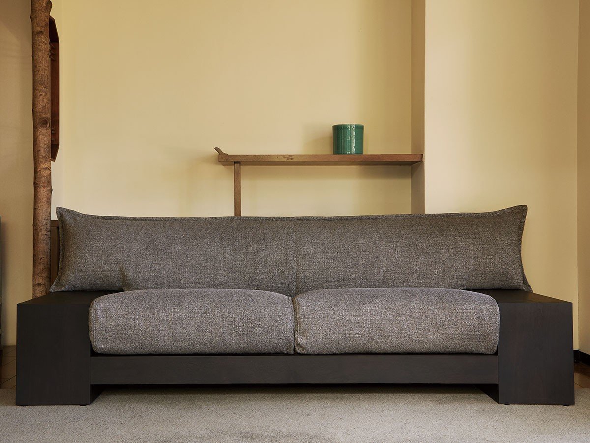 【ロックストーン/ROCKSTONE / GOODS】のKIZA 1seater sofa / キザ 1シーター ソファ PM093 インテリア・キッズ・メンズ・レディースファッション・服の通販 founy(ファニー) 　クッション　Cushion, Throw Pillow　ホーム・キャンプ・アウトドア・お取り寄せ　Home Living / Home & Lifestyle / Camping Gear / Outdoor Camping　家具・インテリア　Home Furniture & Interior. Stylish & Functional Living Spaces　ソファー　Couches & Sofas　張地:アマラル AC ウォームグレー(Dランク)、フレーム:ウォールナット材(ブラック色)<&|ID: prp329100004969756 ipo3291000000037270856