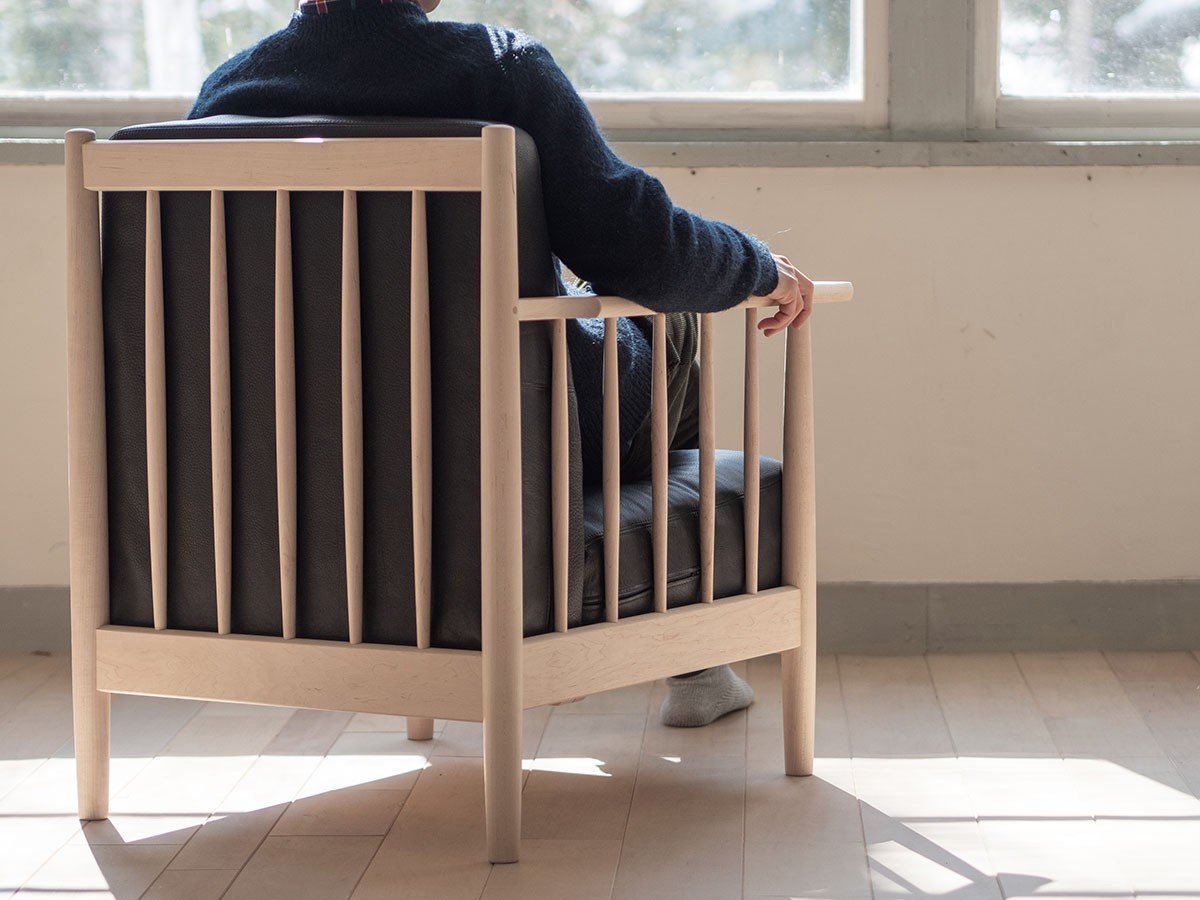 【北の住まい設計社/KITANOSUMAISEKKEISHA / GOODS】のSpoke Sofa S / スポーク ソファ S インテリア・キッズ・メンズ・レディースファッション・服の通販 founy(ファウニー) 　バランス　Balance, Style Balance　ファブリック　Fabric, Textile　リネン　Linen, Linen Fabric　おすすめ　Recommended / Our Picks　ホーム・キャンプ・アウトドア・お取り寄せ　Home Living / Home & Lifestyle / Camping Gear / Outdoor Camping　家具・インテリア　Home Furniture & Interior. Stylish & Functional Living Spaces　ソファー　Couches & Sofas　張地:ブラック(革ランク)、フレーム:イタヤカエデ|ID: prp329100004969963 ipo3291000000037271931