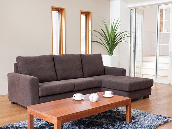 【フランネルソファ/FLANNEL SOFA / GOODS】のSARAH ONE ARM SOFA / サラー 3人掛け片肘ソファ インテリア・キッズ・メンズ・レディースファッション・服の通販 founy(ファウニー) 　クッション　Cushion, Throw Pillow　スプリング　Spring, Spring Collection　フェザー　Feather, Feather Detail　リラックス　Relax, Relaxed Fit　ホーム・キャンプ・アウトドア・お取り寄せ　Home Living / Home & Lifestyle / Camping Gear / Outdoor Camping　家具・インテリア　Home Furniture & Interior. Stylish & Functional Living Spaces　ソファー　Couches & Sofas　脚部カラー「ダークブラウン」参考イメージ|ID: prp329100004970083 ipo3291000000037272813