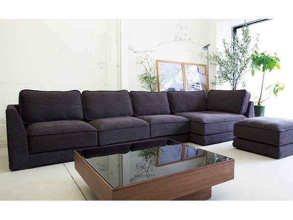 【フランネルソファ/FLANNEL SOFA / GOODS】のQUATT ONE ARM SOFA / クアット 2人掛け片肘ソファ インテリア・キッズ・メンズ・レディースファッション・服の通販 founy(ファウニー) 　クッション　Cushion, Throw Pillow　シンプル　Simple, Minimal　フェザー　Feather, Feather Detail　フォルム　Silhouette, Form　ホーム・キャンプ・アウトドア・お取り寄せ　Home Living / Home & Lifestyle / Camping Gear / Outdoor Camping　家具・インテリア　Home Furniture & Interior. Stylish & Functional Living Spaces　ソファー　Couches & Sofas　|ID: prp329100004970084 ipo3291000000037272820