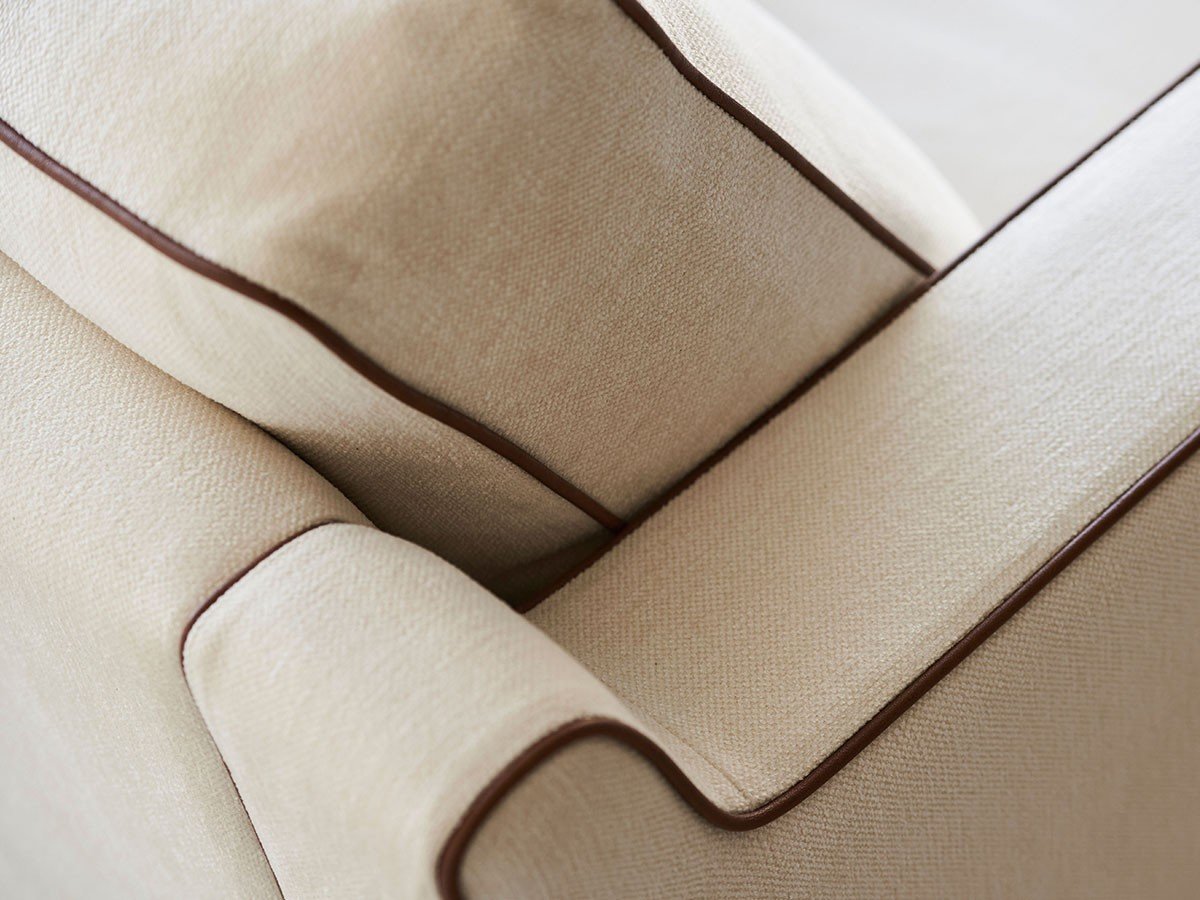 【フライミー ベーシック/FLYMEe BASIC / GOODS】の2P SOFA / 2人掛けワイドソファ #109986 インテリア・キッズ・メンズ・レディースファッション・服の通販 founy(ファウニー) 　エレガント 上品　Elegant　パイピング　Piping, Trim Design　ワイド　Wide, Wide Fit　ホーム・キャンプ・アウトドア・お取り寄せ　Home Living / Home & Lifestyle / Camping Gear / Outdoor Camping　家具・インテリア　Home Furniture & Interior. Stylish & Functional Living Spaces　ソファー　Couches & Sofas　張地:マーカス ホワイト(Eランク)、パイピング:ブラウン|ID: prp329100004970182 ipo3291000000037273365