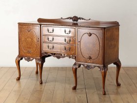 【ロイズ アンティークス/Lloyd's Antiques / GOODS】のReal Antique Q/A Sideboard / 英国アンティーク家具 Q/Aサイドボード 大人の最旬トレンドファッション＆コーディネート founy(ファウニー) アンティーク Antique-Inspired 猫 Cat, Kitty ホーム・キャンプ・アウトドア・お取り寄せ Home Living / Home & Lifestyle / Camping Gear / Outdoor Camping 家具・インテリア Home Furniture & Interior. Stylish & Functional Living Spaces 収納家具・キャビネット Storage Furniture サイドボード・リビング収納 Cabinet / Storage Cabinet |ID:prp329100004970266