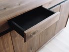 【ヒラシマ/HIRASHIMA / GOODS】のLIBERIA PLUS Side Board 086 / リベリアプラス サイドボード 086 参考イメージ上段は小物の収納に使い勝手の良い浅型の引出しです。前板には、指を掛けられ|ID: prp329100004970386 ipo3291000000037274787