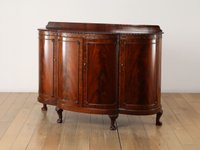 【ロイズ アンティークス/Lloyd's Antiques / GOODS】のReal Antique Bow Front Sideboard / 英国アンティーク家具 ボウフロントサイドボード 大人の最旬トレンドファッション＆コーディネート founy(ファウニー) アンティーク Antique-Inspired フロント Front, Front Design ホーム・キャンプ・アウトドア・お取り寄せ Home Living / Home & Lifestyle / Camping Gear / Outdoor Camping 家具・インテリア Home Furniture & Interior. Stylish & Functional Living Spaces 収納家具・キャビネット Storage Furniture サイドボード・リビング収納 Cabinet / Storage Cabinet |ID:prp329100004970412