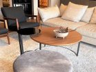 【アルナイ/ARUNAi / GOODS】のCOSMIC / コズミック リビングテーブル 左:同シリーズの「カフェテーブル(天板:ミラーガラス / グレー)」、右:本商品(天板:ブラックウォ|ID: prp329100004970427 ipo3291000000037275075