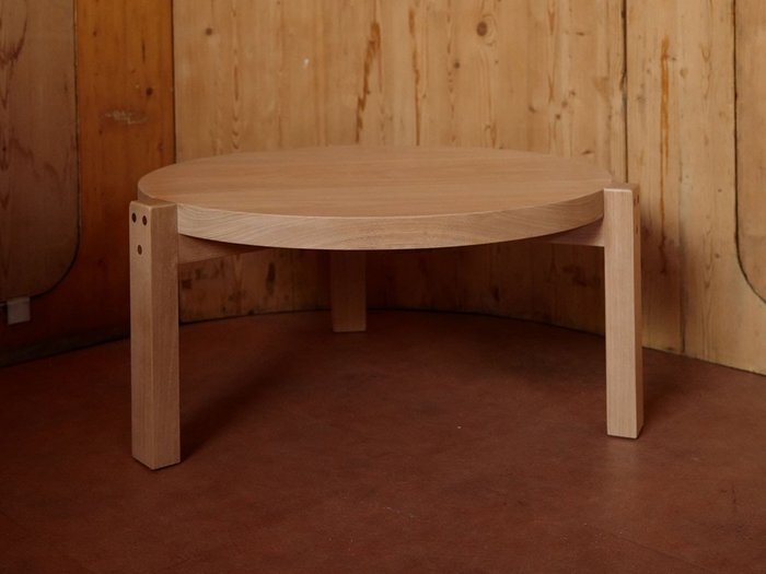 【マルセナリア バラウナ/Marcenaria Barauna / GOODS】のGirafa Low Table / ジラファ ローテーブル インテリア・キッズ・メンズ・レディースファッション・服の通販 founy(ファウニー) https://founy.com/ テーブル Table, Dining Table フォルム Silhouette, Form ホーム・キャンプ・アウトドア・お取り寄せ Home Living / Home & Lifestyle / Camping Gear / Outdoor Camping 家具・インテリア Home Furniture & Interior. Stylish & Functional Living Spaces テーブル Dining, Coffee & Side Tables ローテーブル・センターテーブル Coffee & Center Tables |ID: prp329100004970449 ipo3291000000037275229
