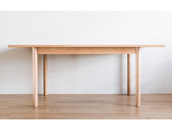 【イデー/IDEE / GOODS】のDIMANCHE DINING TABLE / ディモンシュ ダイニングテーブル 幅142cm インテリア・キッズ・メンズ・レディースファッション・服の通販 founy(ファウニー) 　テーブル　Table, Dining Table　リラックス　Relax, Relaxed Fit　ホーム・キャンプ・アウトドア・お取り寄せ　Home Living / Home & Lifestyle / Camping Gear / Outdoor Camping　家具・インテリア　Home Furniture & Interior. Stylish & Functional Living Spaces　テーブル　Dining, Coffee & Side Tables　ダイニングテーブル・食卓テーブル　Dining Tables　無垢材の天板は1点ずつ木目や色味、風合いが異なります。|ID: prp329100004970476 ipo3291000000037275439