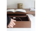 【グリニッチ オリジナル ファニチャー/greeniche original furniture / GOODS】のStand Table 150 / スタンドテーブル 150 引出しには配線孔があるため、コードを引出しの中から通すことも可能です。|ID: prp329100004970788 ipo3291000000037277221