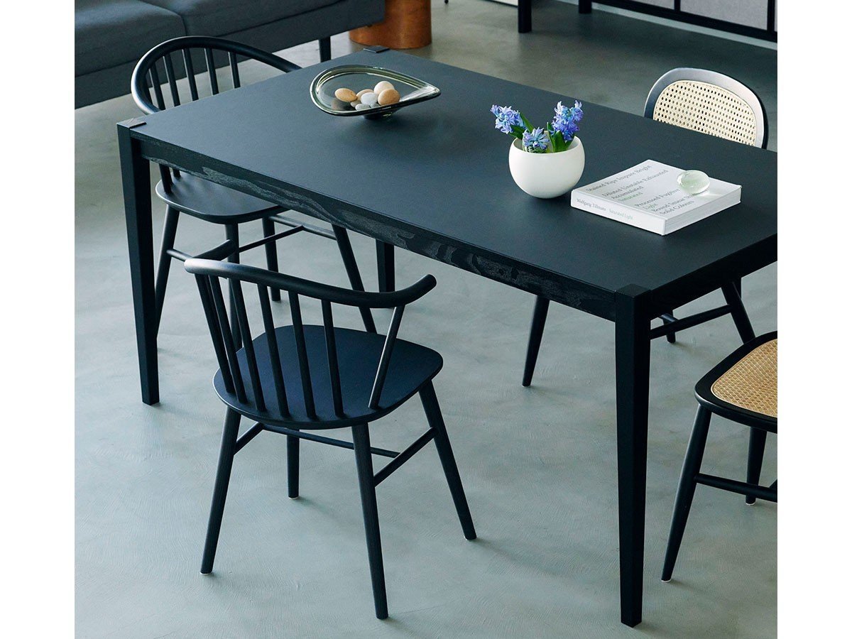 【イデー/IDEE / GOODS】のNOVA DINING TABLE SQUARE 1400 / ノヴァ ダイニング テーブル スクエア 1400(リノリウム天板) インテリア・キッズ・メンズ・レディースファッション・服の通販 founy(ファウニー) 　コンパクト　Compact, Small Size　スクエア　Square, Square Shape　テーブル　Table, Dining Table　フィット　Fit, Slim Fit　モダン　Modern, Contemporary　抗菌　Antibacterial, Bacteria-Resistant　ホーム・キャンプ・アウトドア・お取り寄せ　Home Living / Home & Lifestyle / Camping Gear / Outdoor Camping　家具・インテリア　Home Furniture & Interior. Stylish & Functional Living Spaces　テーブル　Dining, Coffee & Side Tables　ダイニングテーブル・食卓テーブル　Dining Tables　スタイリングイメージ|ID: prp329100004970854 ipo3291000000037277532