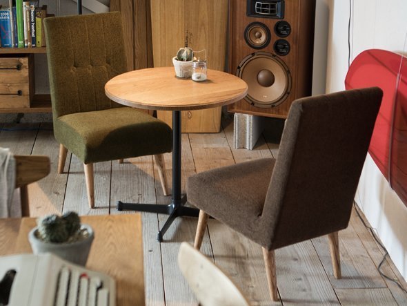 【スウィッチ/SWITCH / GOODS】のSeba Chair / セバ チェア インテリア・キッズ・メンズ・レディースファッション・服の通販 founy(ファウニー) 　送料無料　Free Shipping　クッション　Cushion, Throw Pillow　テーブル　Table, Dining Table　ラウンド　Round, Round Neck　ホーム・キャンプ・アウトドア・お取り寄せ　Home Living / Home & Lifestyle / Camping Gear / Outdoor Camping　家具・インテリア　Home Furniture & Interior. Stylish & Functional Living Spaces　チェア・椅子　Seating & Chairs　ローチェア・和風座椅子　Floor & Low Chairs　ジュン ラウンドテーブル(高さ60cm)とのセットイメージ|ID: prp329100004971063 ipo3291000000037278749